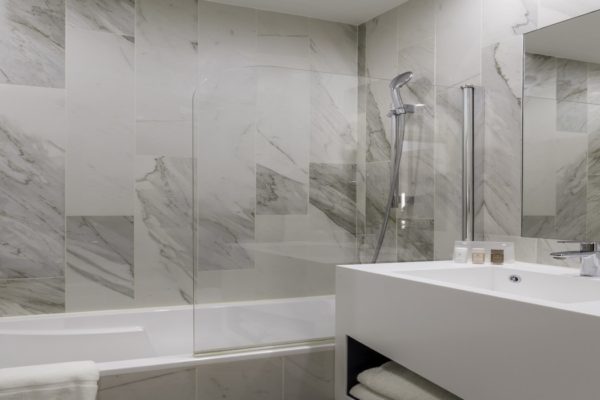 Chambres Twin Classique - Bathroom - Hotel Montpellier